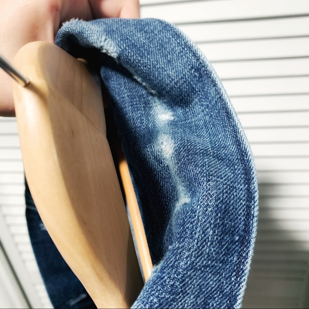Women’s Gap denim jacket with light distressing - Picture 5 of 6